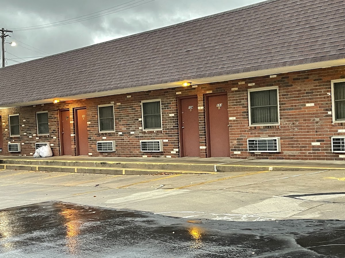 Cedar Court Motel