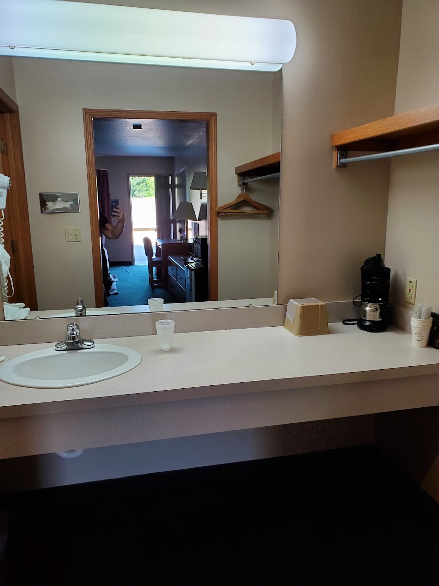 Cedar Court Motel photo 2