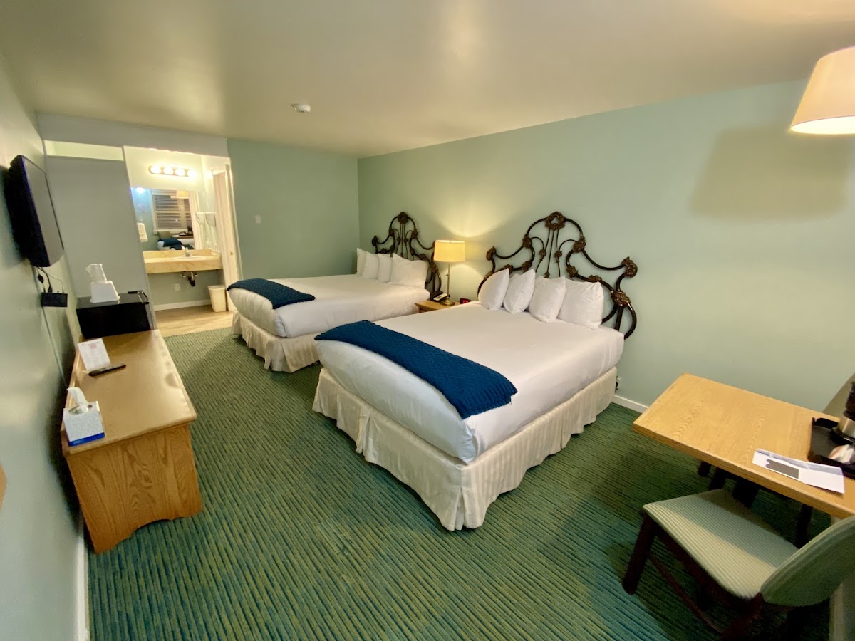 Victorian Inn photo 2