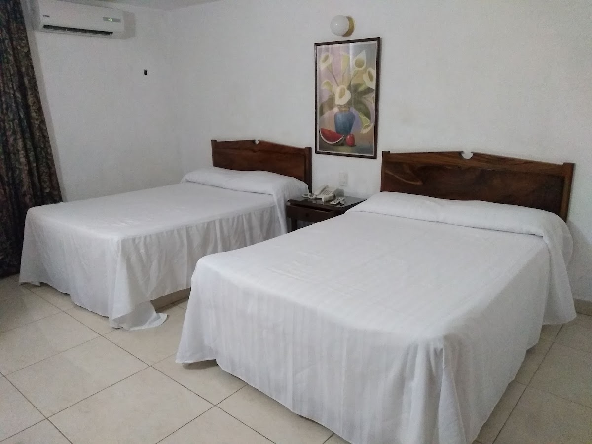 Hotel Plaza photo 2