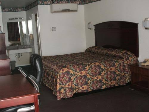 Camelot INN