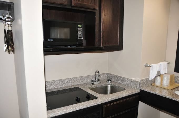 Paradise Inn & Suites photo 3