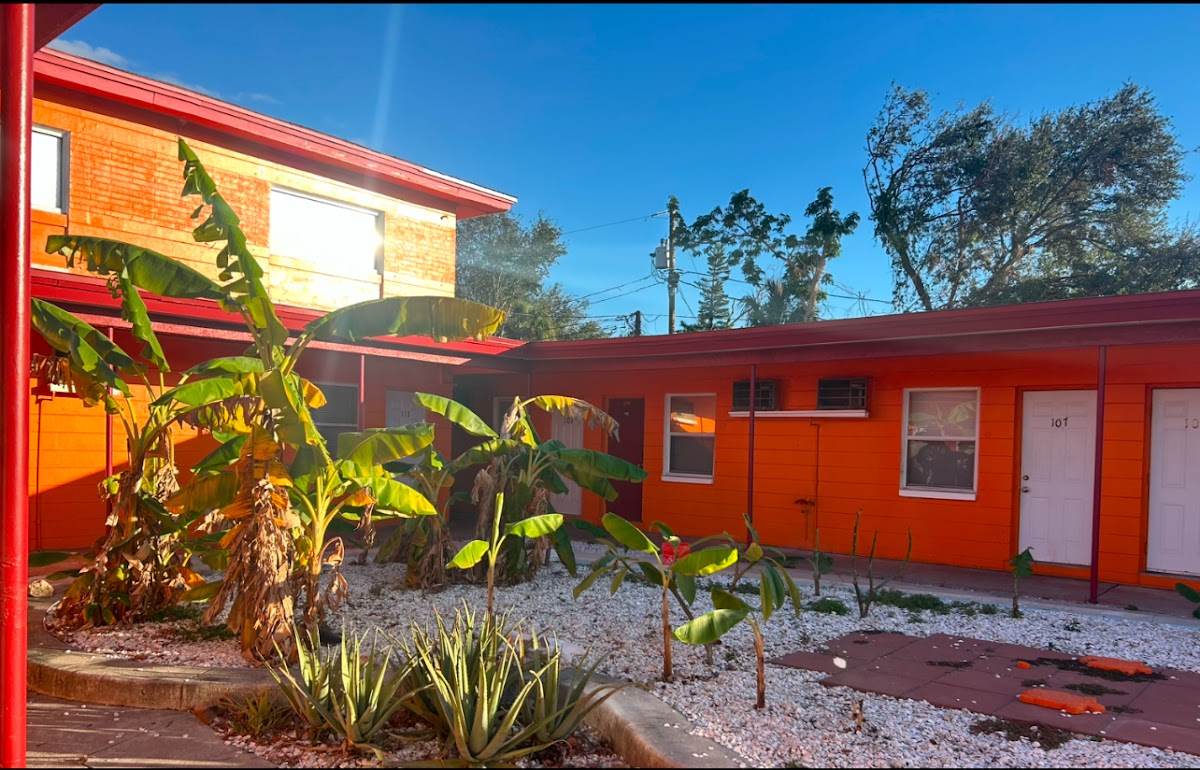 Driftwood Motel photo 3