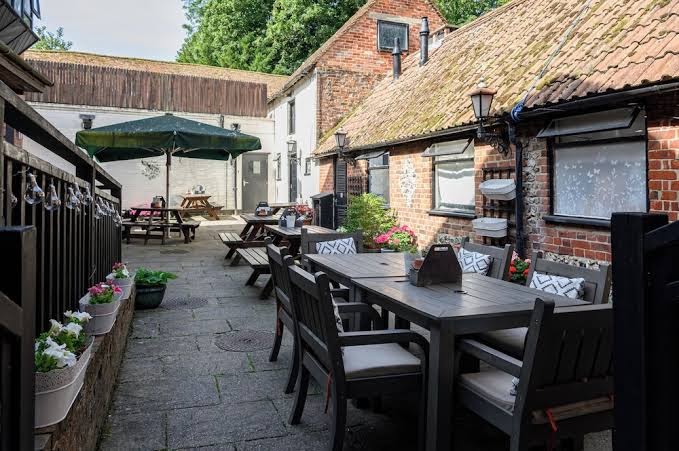 Wheatsheaf Hotel photo 3
