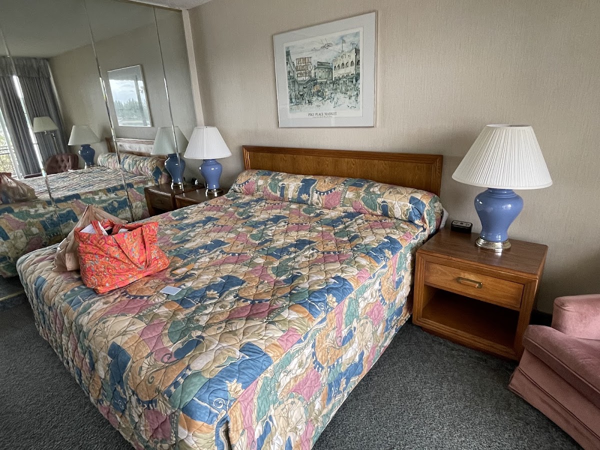 Flagship Inn photo 2