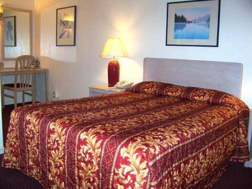 Townhouse Motel photo 3
