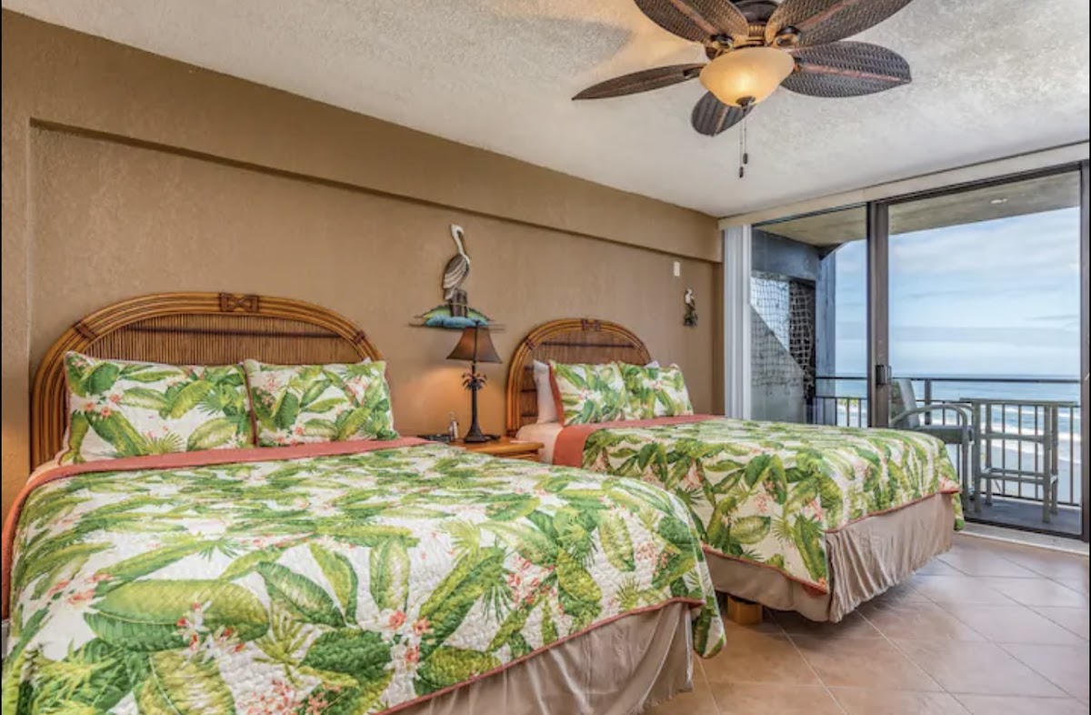 Hawaiian Inn Beach Resort photo 2