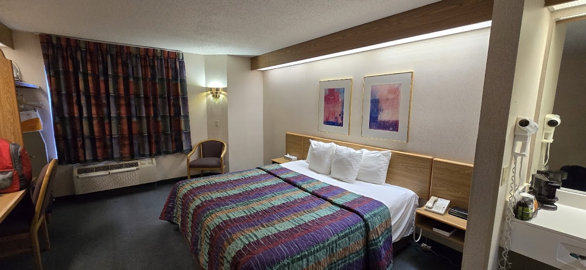 Rodeway Inn photo 2