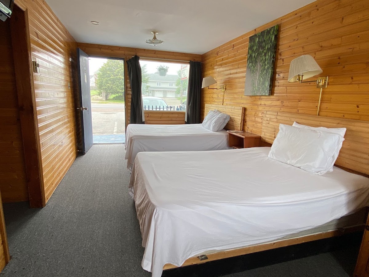 Hillcrest Motel photo 2