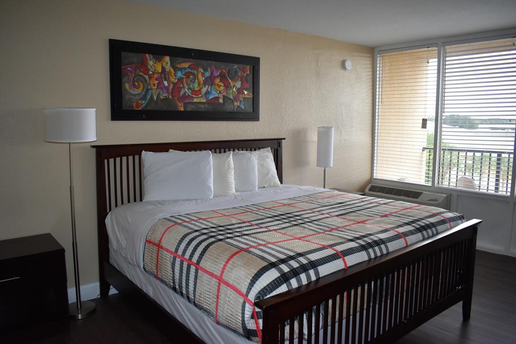 APM Inn & Suites photo 2