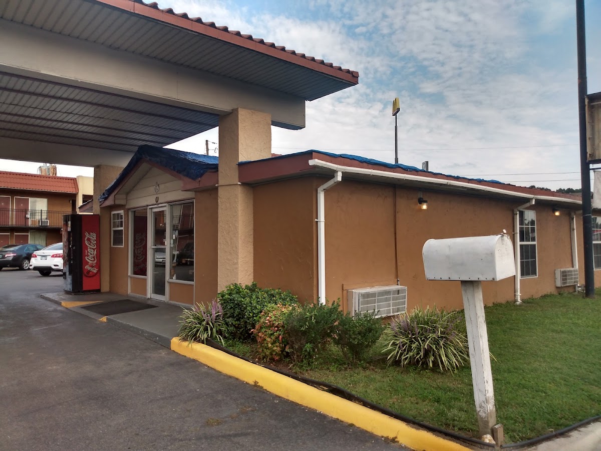 Economy Inn photo 2