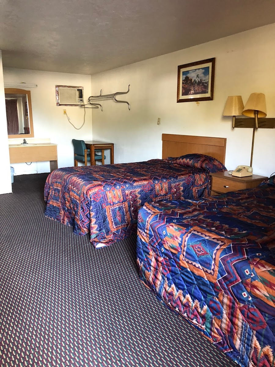 SUNSHINE INN photo 2