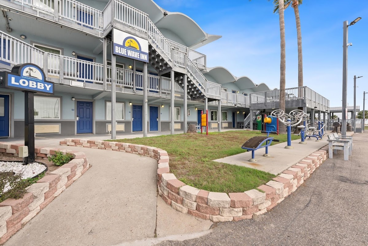 Blue Wave Inn