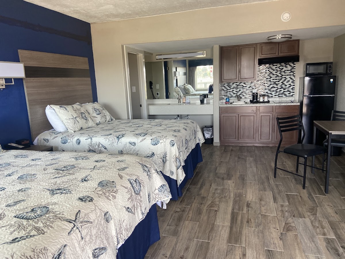 Blue Wave Inn photo 2