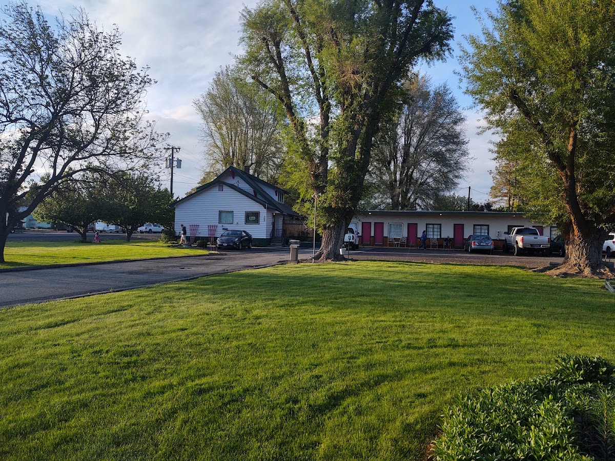 Willows Motel photo 3