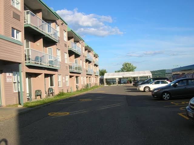 Quality Suites photo 2
