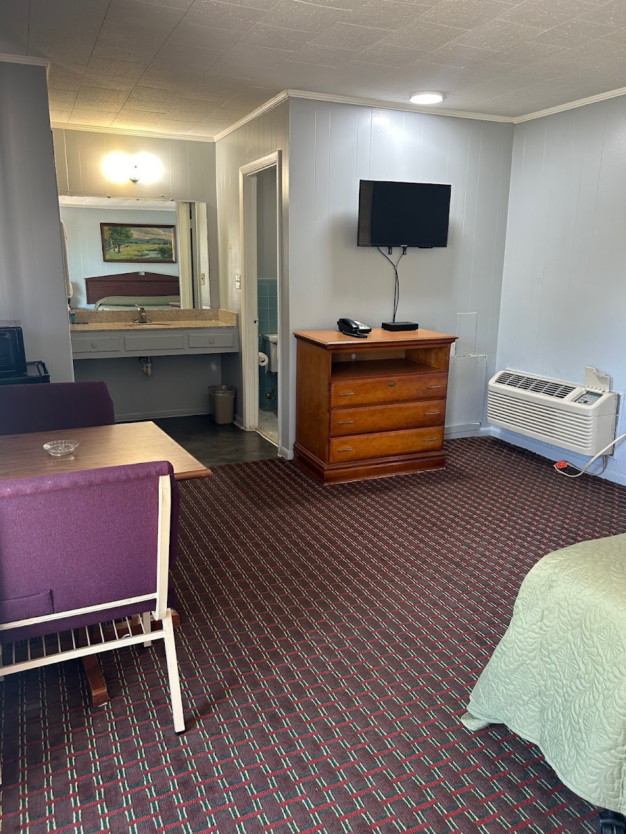Budget Inn photo 2