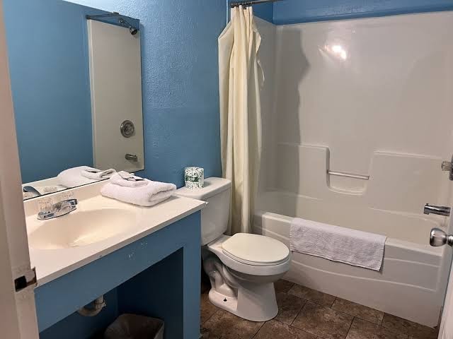 Crown Inn Motel photo 3