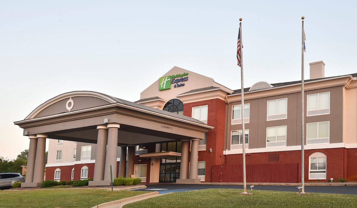 Holiday Inn Express & Suites Selma by IHG