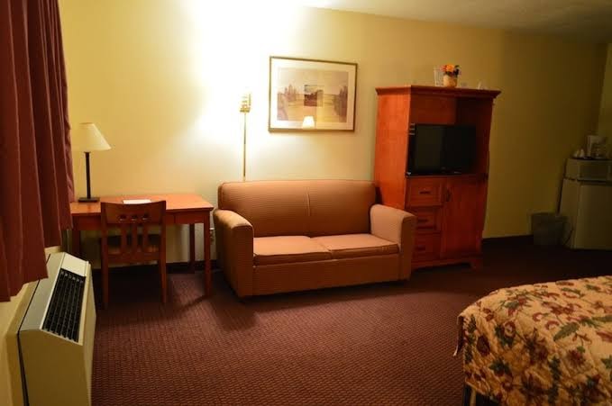 Economy Inn photo 2