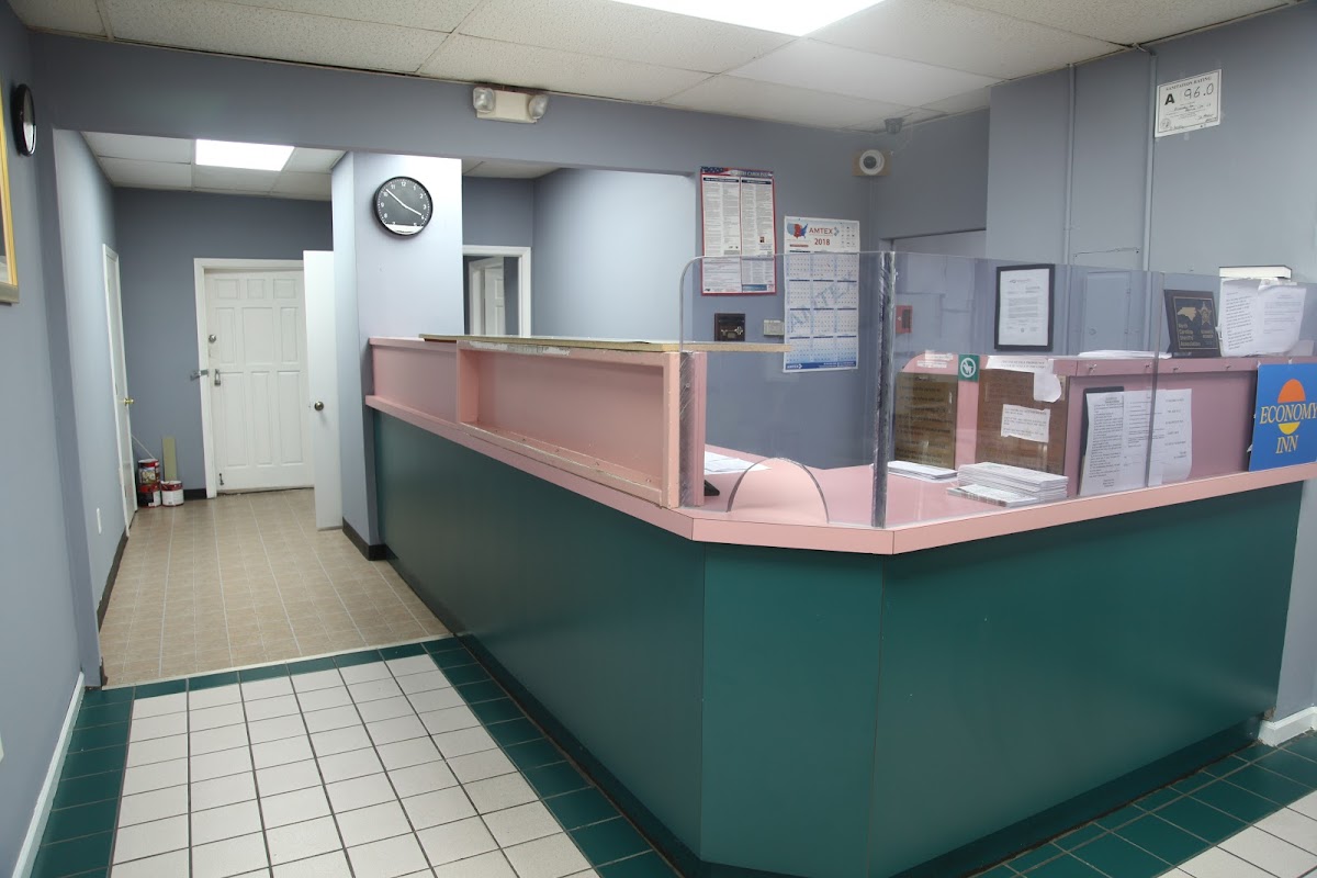 Economy Inn photo 3
