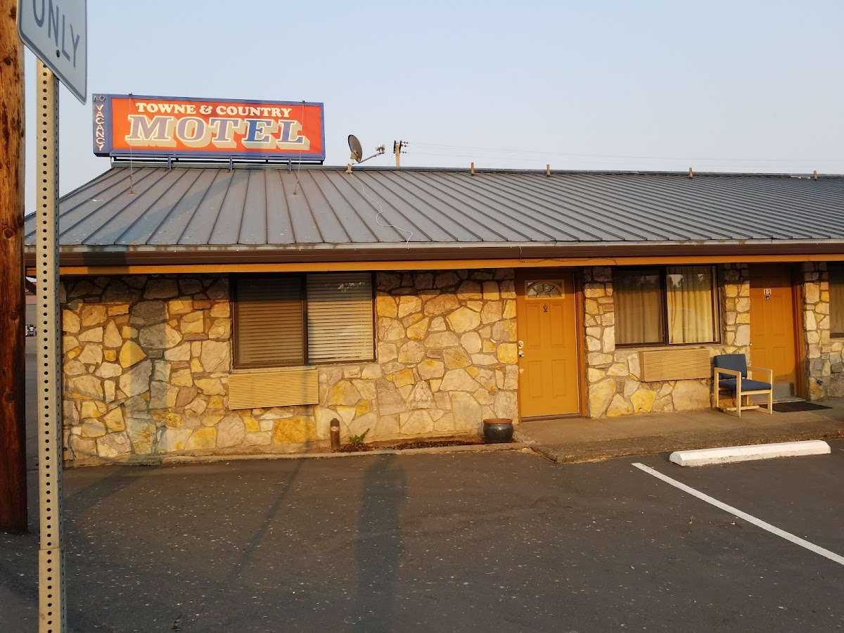 Towne & Country Motel