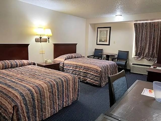 Budget Inn photo 2