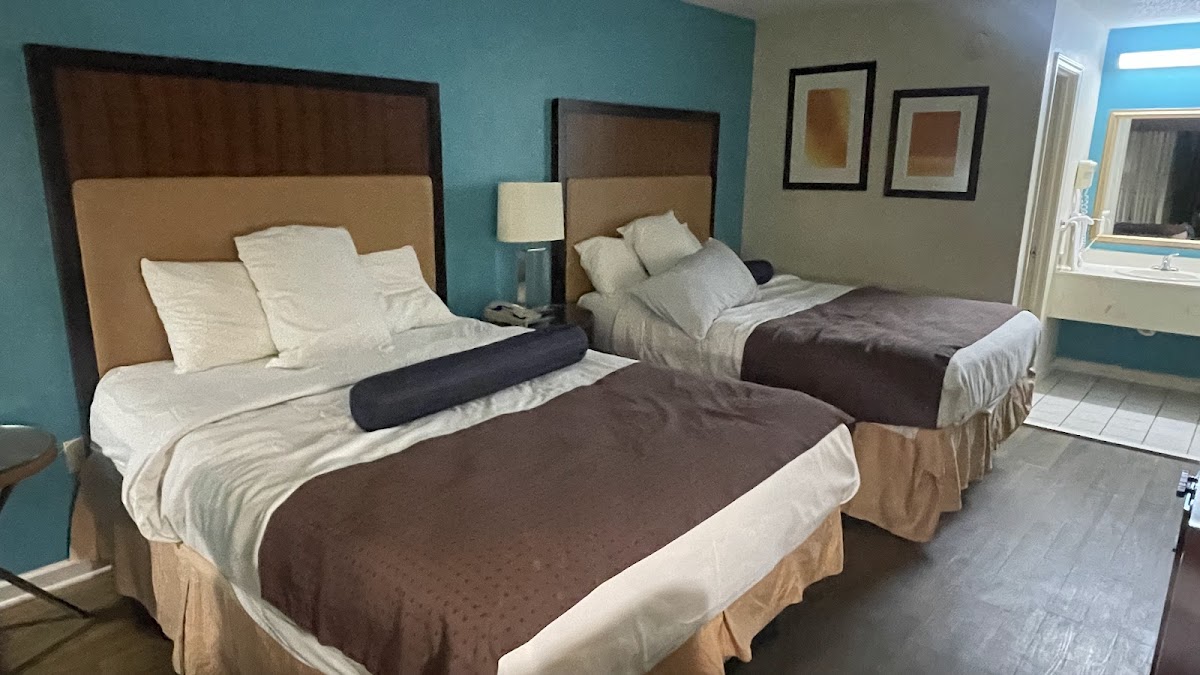 Royal Inn photo 2