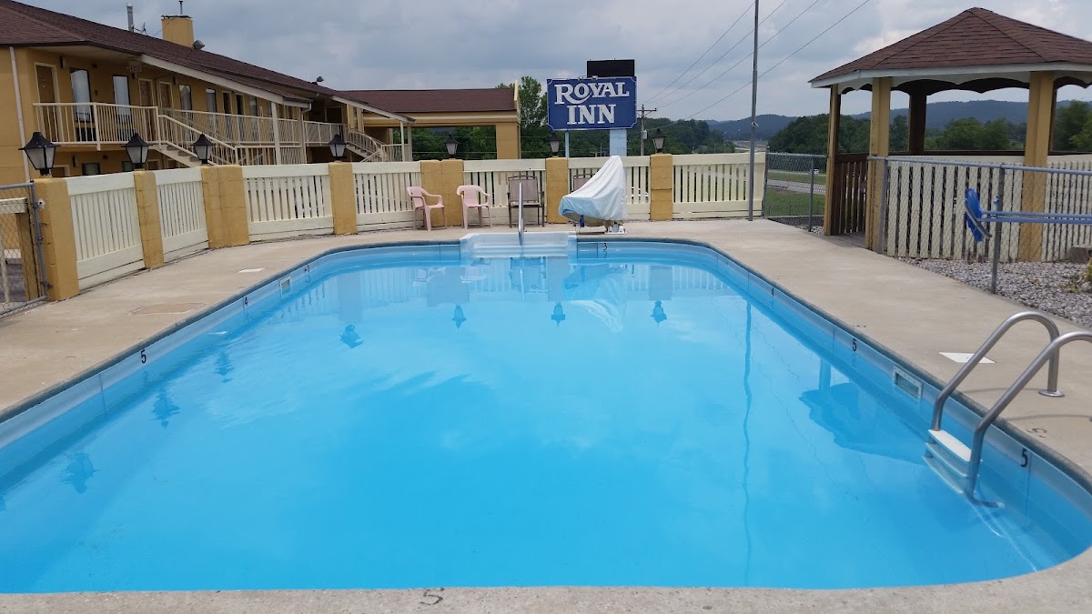 Royal Inn photo 3