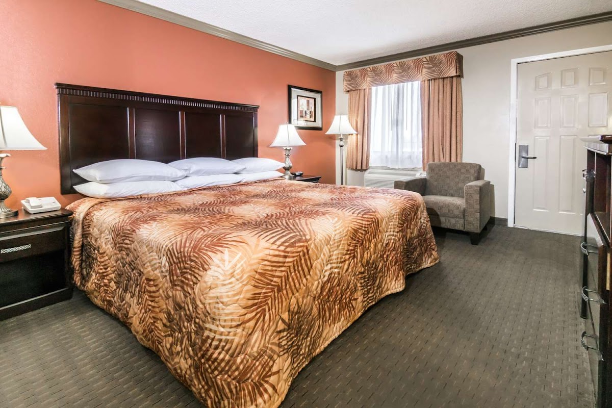 Hill Country Inn & Suites photo 2