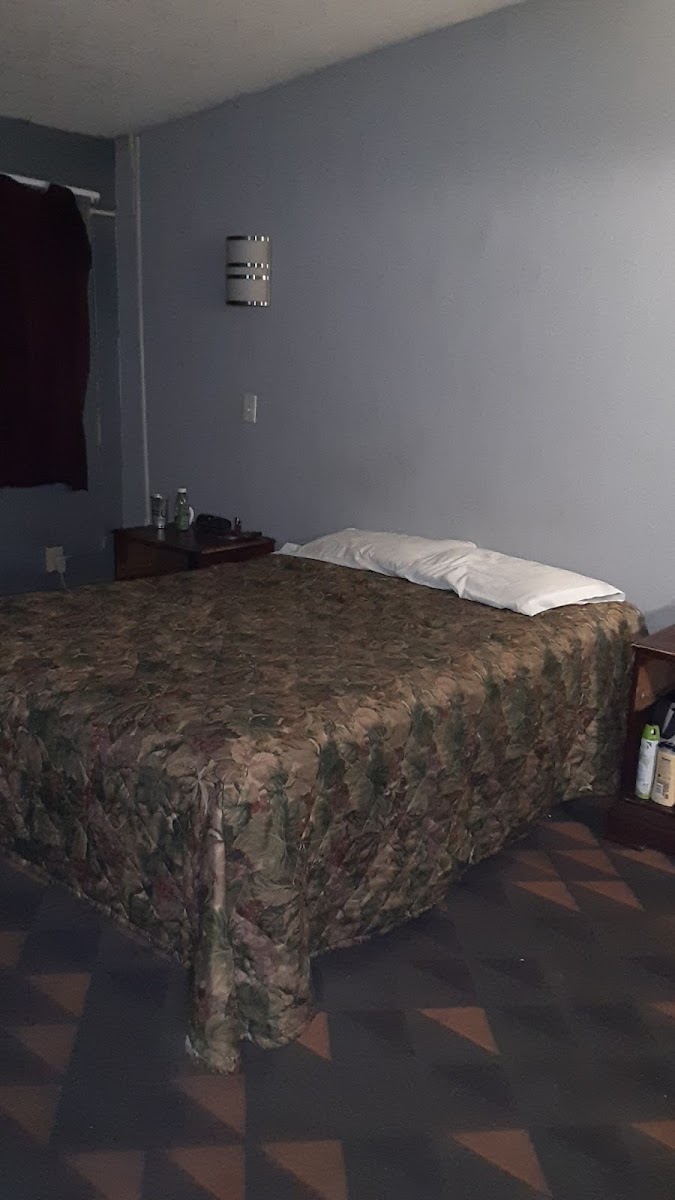 Mayfair MOTEL photo 2
