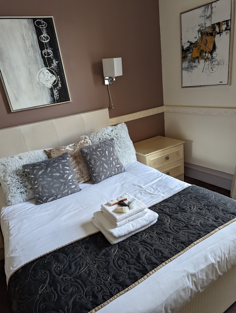 The Queens Hotel photo 2