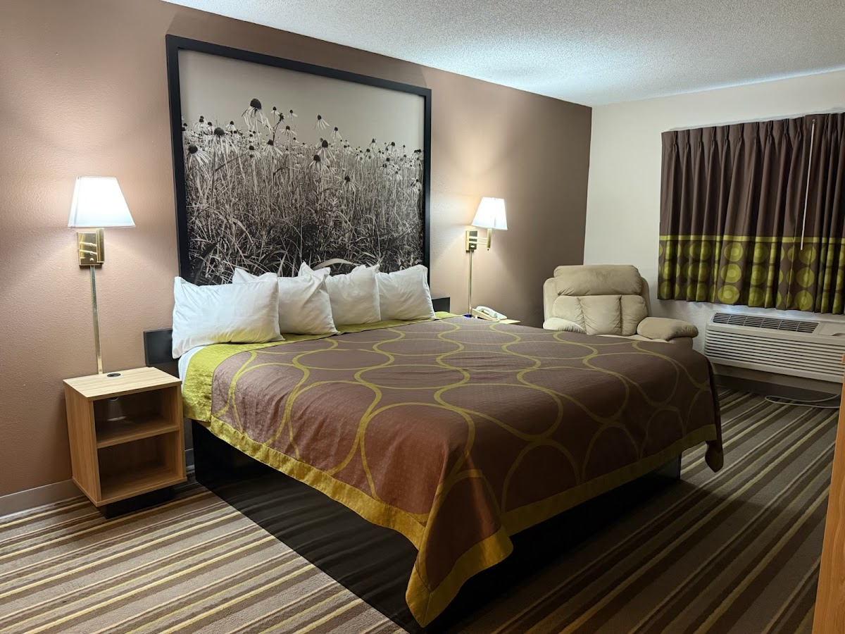 Super 8 by Wyndham Richmond photo 2