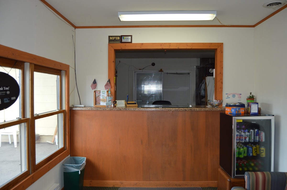 Midway Motel photo 3