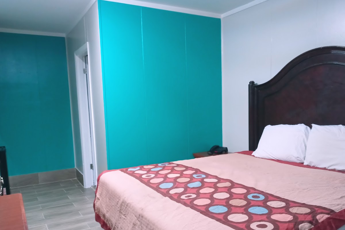 Budget Inn & Suites photo 2