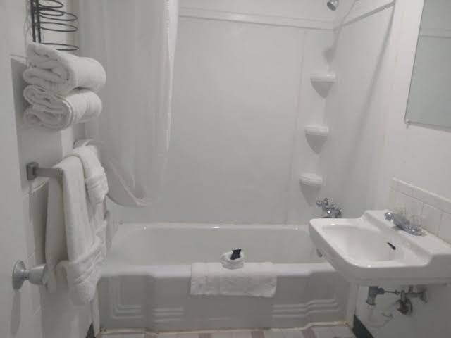 Royal Inn photo 3