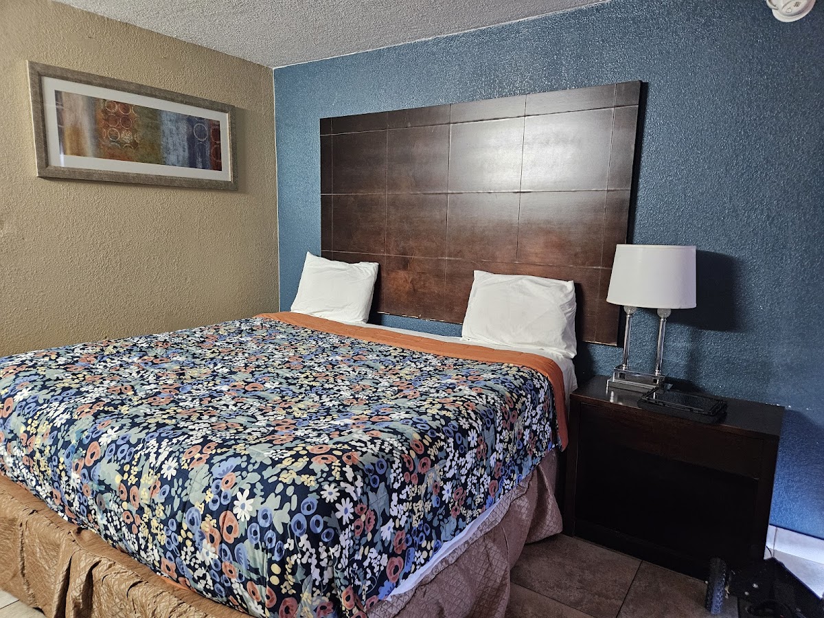Royal Inn photo 2
