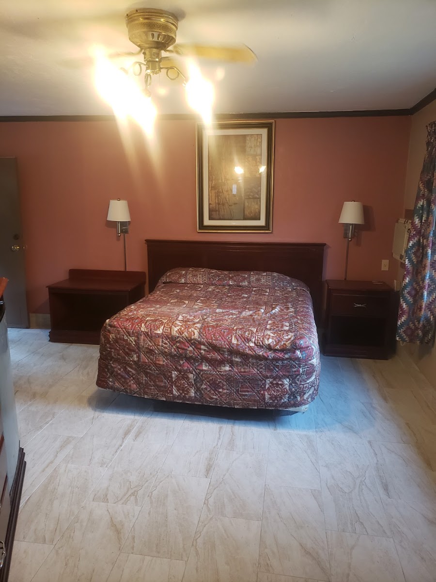 Cadillac Motel photo 2