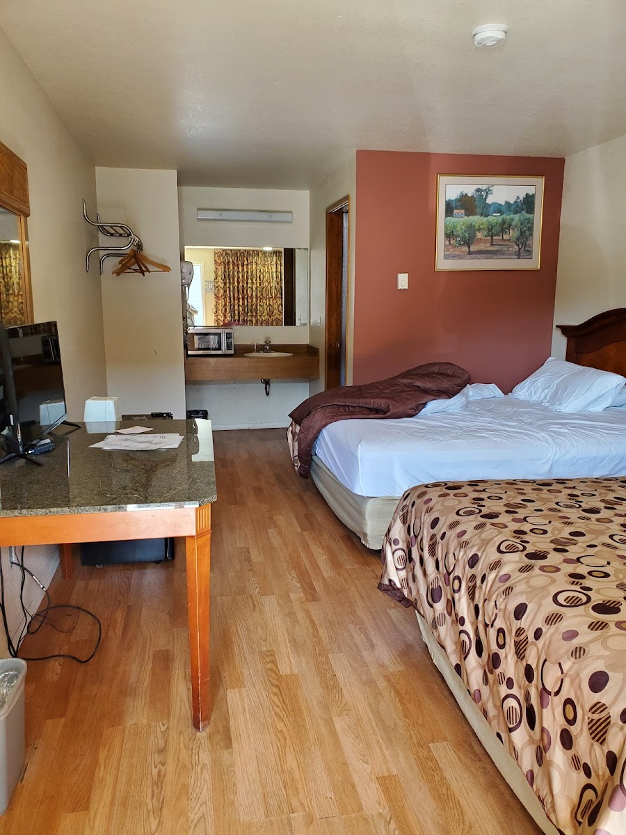 Silver Sands Motel photo 2