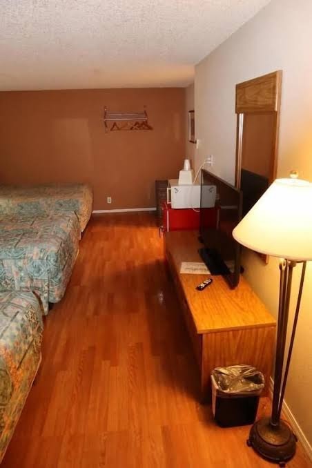 Silver Sands Motel photo 3