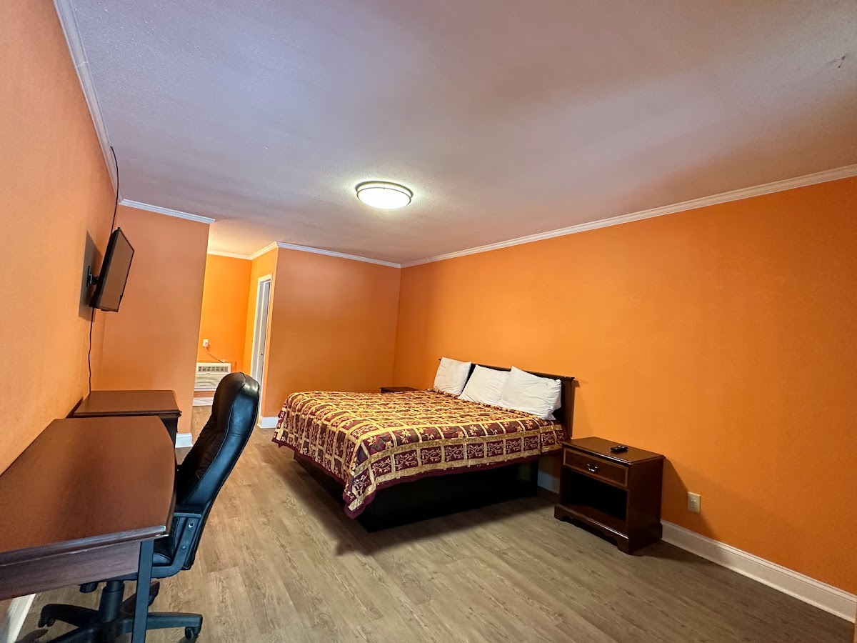 Deluxe Inn photo 2