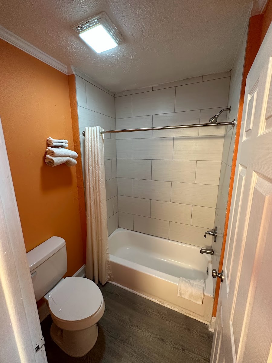 Deluxe Inn photo 3