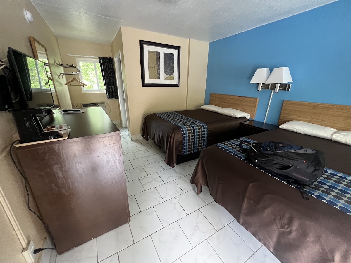 Economy Inn photo 2
