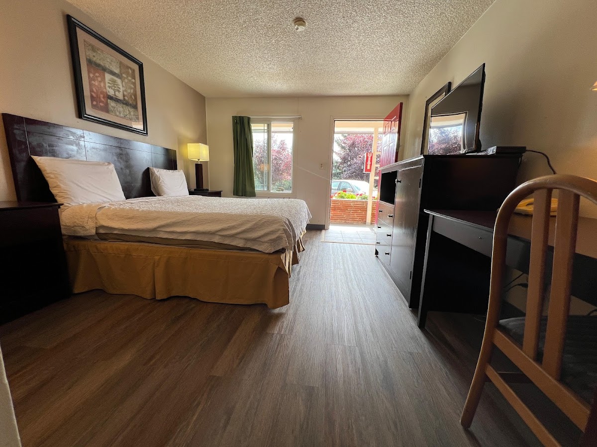 Riverside Motel photo 2