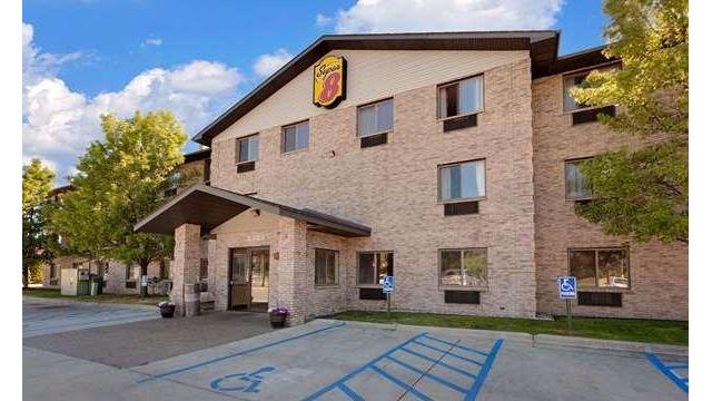 Super 8 by Wyndham Mt. Pleasant