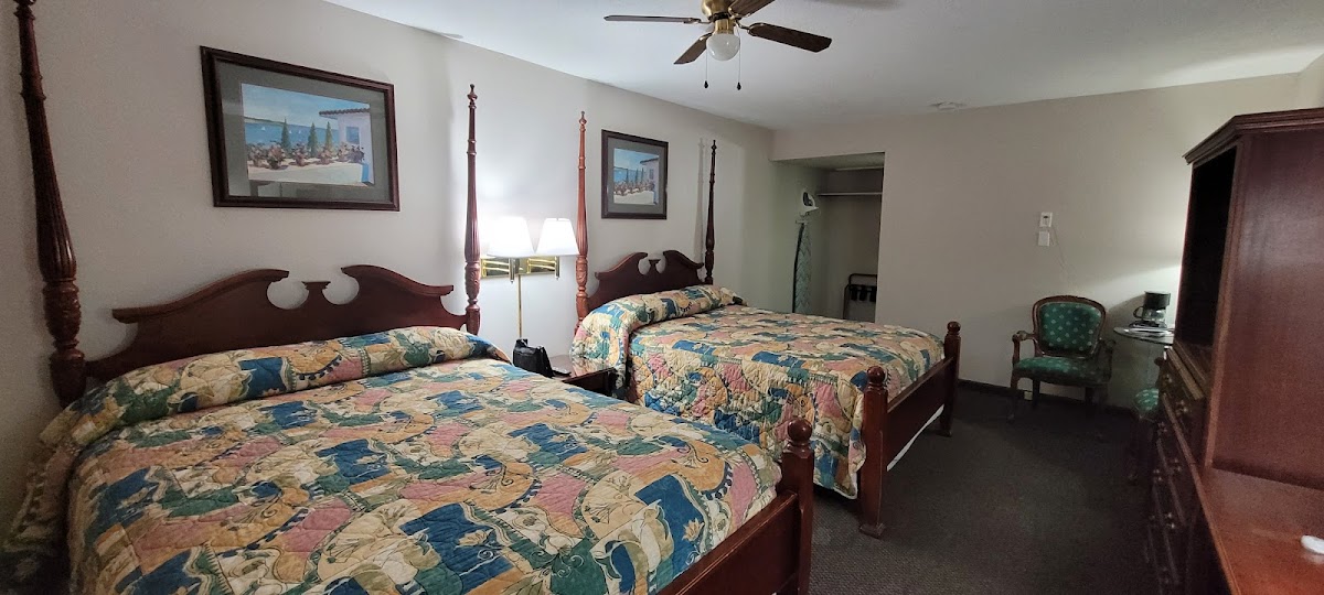 Blue Spruce Motel photo 2