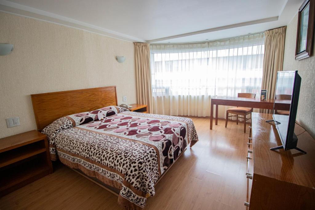 Hotel Maria Isabel photo 2