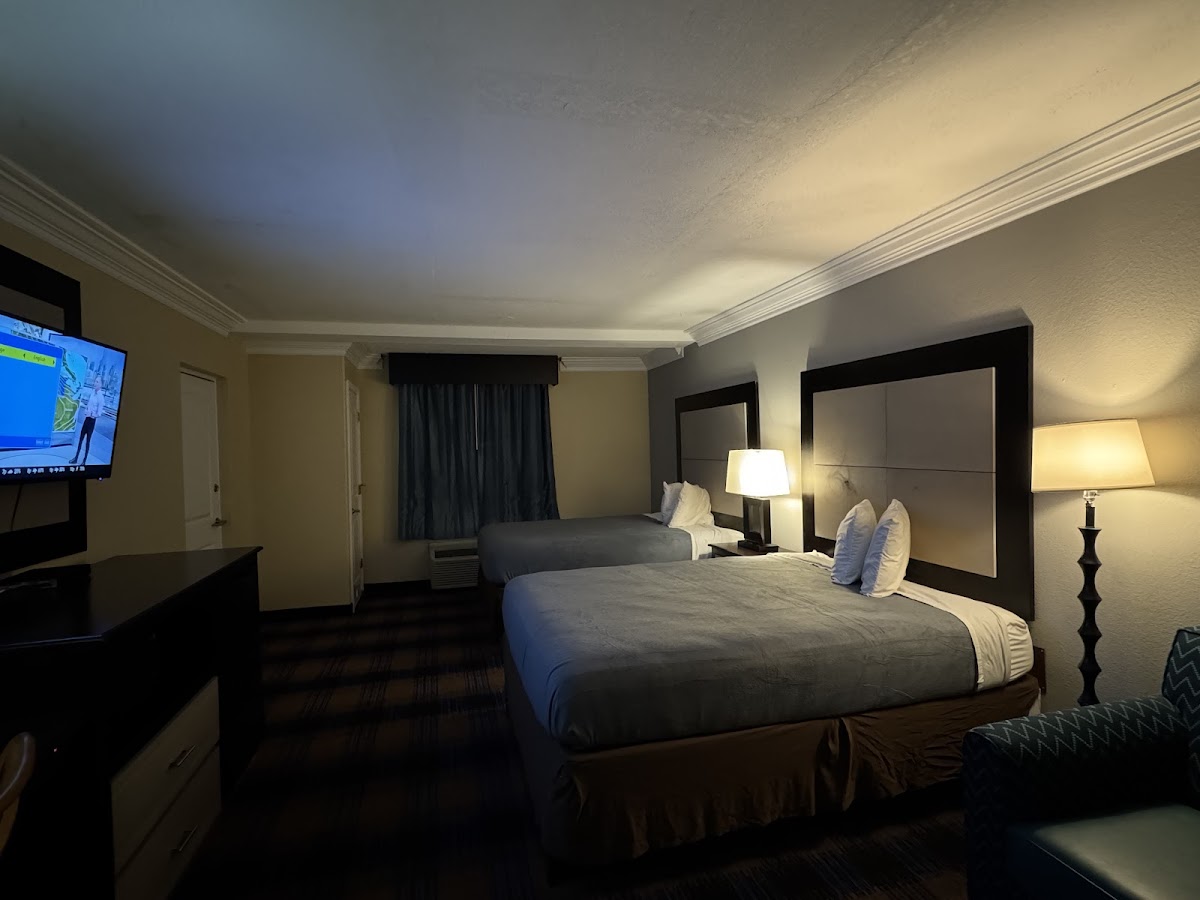 Regency Inn photo 2