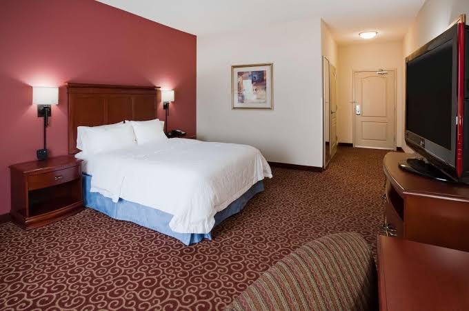 Hampton Inn Fairmont photo 3