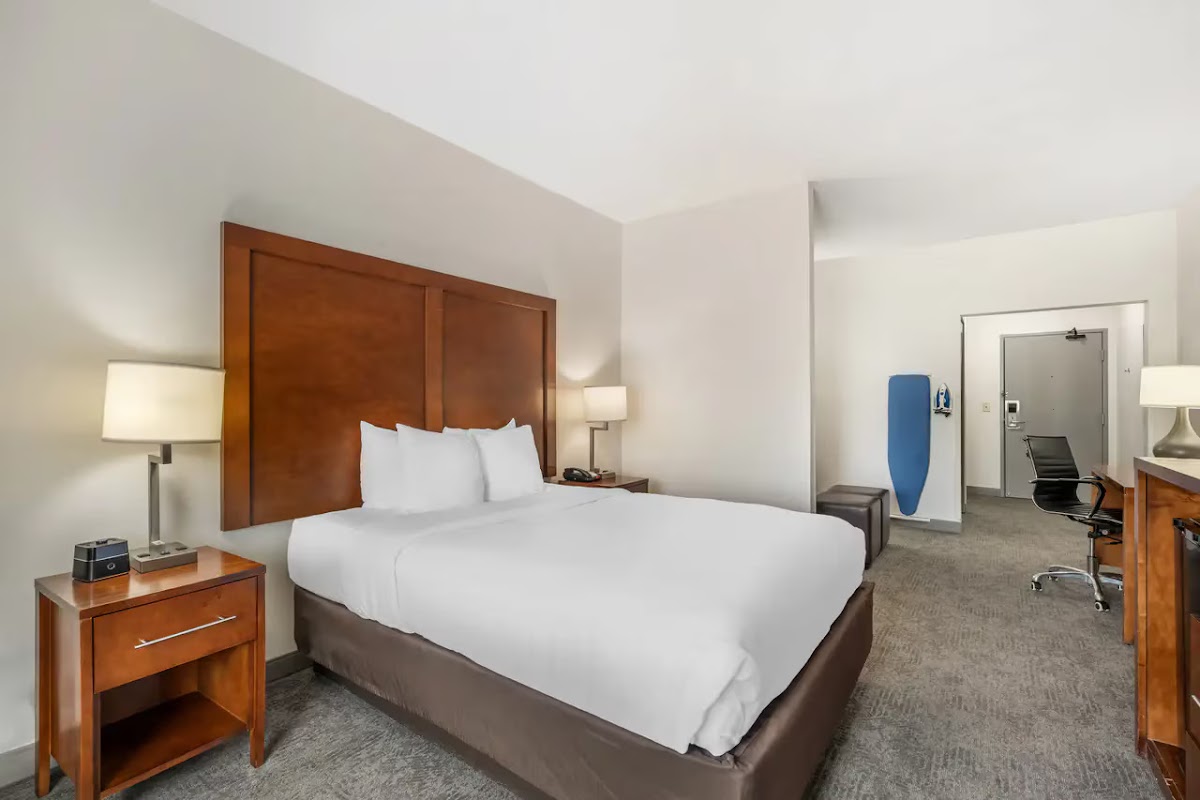 Comfort Suites photo 2